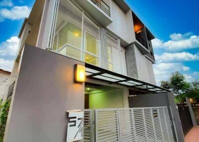 Luxury Townhome for Sale in Chiang Mai City