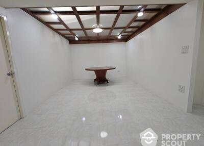 5-BR Townhouse near BTS Thong Lor