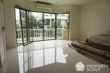5-BR Townhouse near BTS Thong Lor