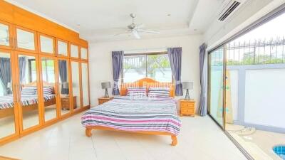 Large house with private pool for rent in Jomtien.