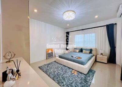 Spacious, 3 bedroom, 3 bathroom house with large garden for sale in East Pattaya.