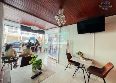 Prime investment opportunity, guesthouse, coffee shop and spa for sale in central Pattaya.