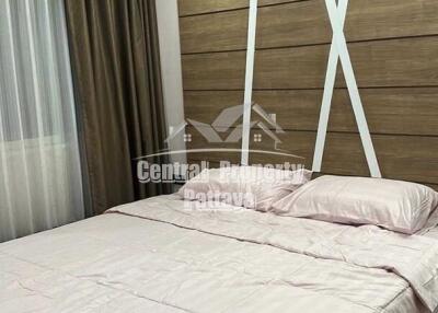 Generous, 1 bedroom, 1 bathroom for sale in foreign name in Feelture Condominium, Na Jomtien.