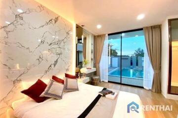 Ready to move in modern pool villa Pattaya