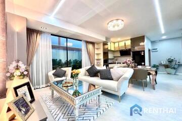 Ready to move in modern pool villa Pattaya