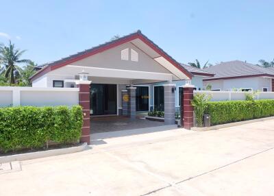 บ้านหลังนี้มี 3 Bedrooms ห้องนอน  อยู่ในโครงการชื่อ Haven Village  ตั้งอยู่ที่ ห้วยใหญ่