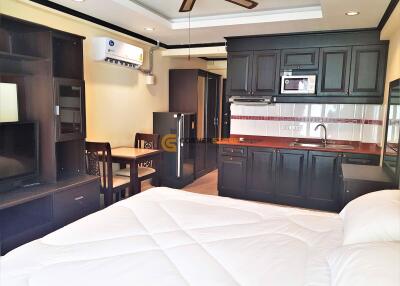 คอนโดนี้ มีห้องนอน Studio ห้องนอน  อยู่ในโครงการ คอนโดมิเนียมชื่อ Jomtien Beach Condominium 