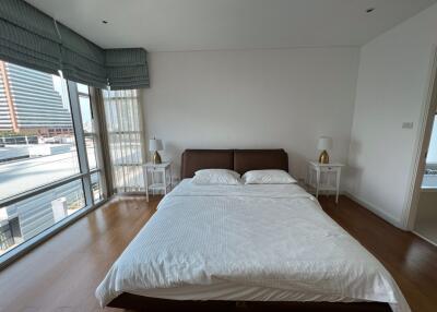 2 bed Condo in Fullerton Sukhumvit Khlongtoei Sub District C017638