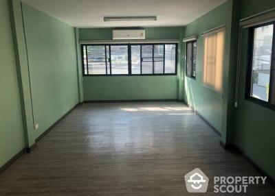 1-BR Condo at Baan Kasemsan 1 Condo near BTS National Stadium (ID 407657)