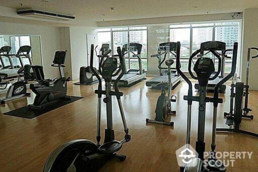 1-BR Condo near BTS Saphan Taksin