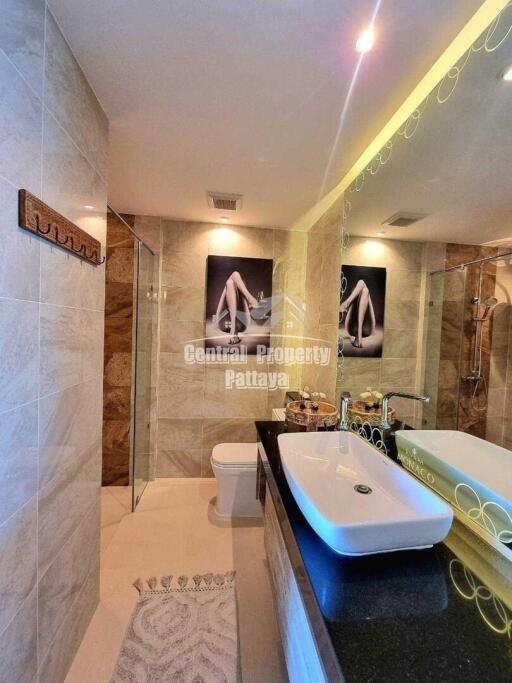 Superb, 1 bedroom, 1 bathroom corner unit for sale in Riviera Monaco in Foreign name.