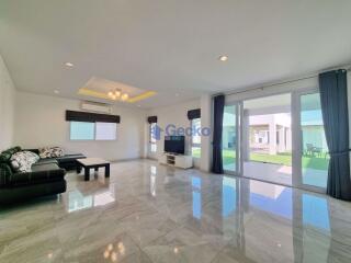 5 Bedrooms House in Siam Royal View East Pattaya H010432