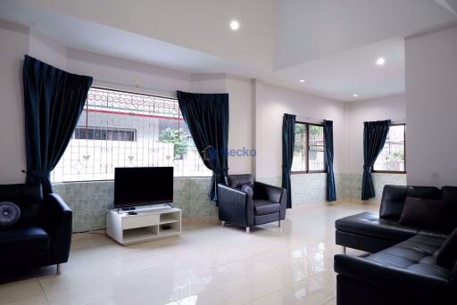 2 Bedrooms House in Hill Side East Pattaya H008117