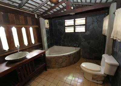 1 Bed traditional wood house to rent at San Phi Suea