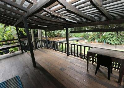 1 Bed traditional wood house to rent at San Phi Suea