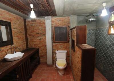 1 Bed traditional wood house to rent at San Phi Suea