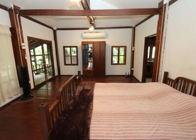 1 Bed traditional wood house to rent at San Phi Suea