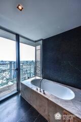 4-BR Duplex at The Met Sathorn near BTS Chong Nonsi