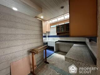 4-BR Townhouse close to Thong Lo