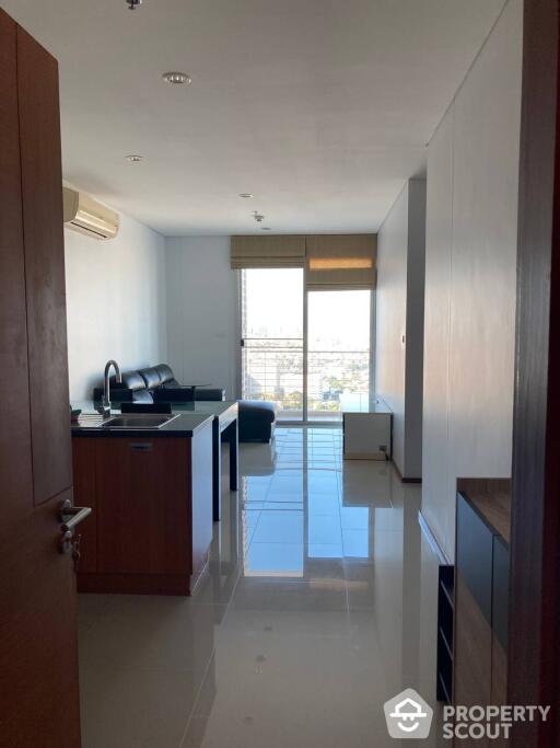 1-BR Condo at Villa Sathorn near BTS Krung Thon Buri