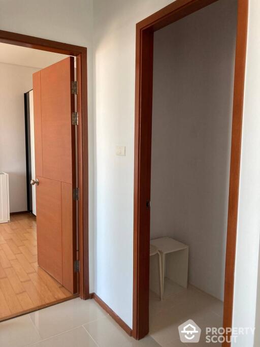 1-BR Condo at Villa Sathorn near BTS Krung Thon Buri