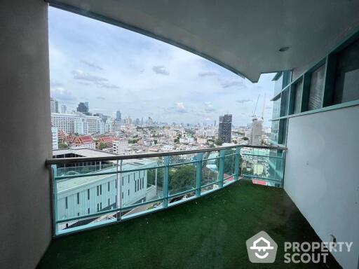 4-BR Condo at Chatrium Riverside Condominium near BTS Saphan Taksin