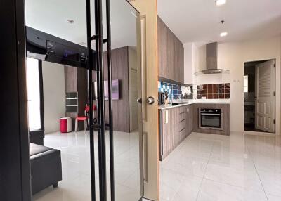 2 bed Condo in Sathorn House Silom Sub District C019528