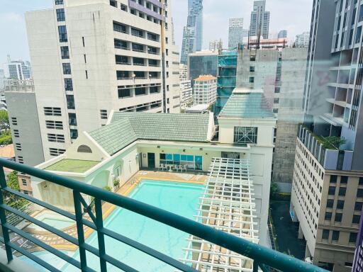 2 bed Condo in Sathorn House Silom Sub District C019528