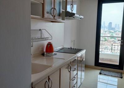 2-BR Condo at Supalai Casa Riva close to Thanon Tok