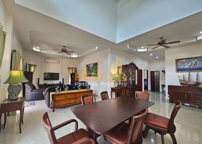 3 Bedrooms Villa / Single House in Rose Land & House East Pattaya H011843