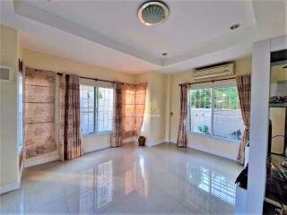 3 Bedrooms Villa / Single House in Tropical Village East Pattaya H010747