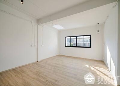 3-BR Townhouse in Bang Khlo