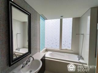 3-BR Condo at Watermark Chaophraya near BTS Krung Thon Buri