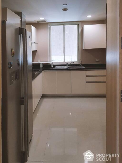 2-BR Condo at Watermark Chaophraya near BTS Krung Thon Buri