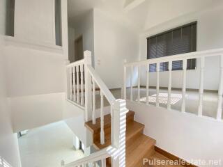 3-Bedroom Villa with Large Garden for Sale in Land & House Chalong