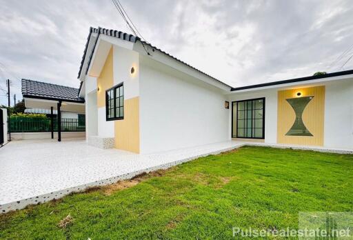 House for sale in Chalong in Land and Houses Park – Parichart Estate - Space for Private Pool