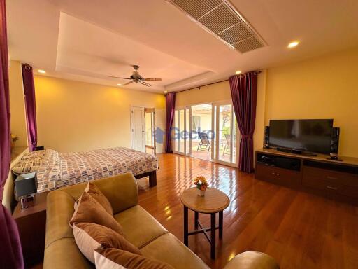 3 Bedrooms House in Chateaudale Thai Bali Villa Jomtien H011603