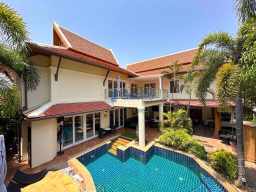 3 Bedrooms House in Chateaudale Thai Bali Villa Jomtien H011603