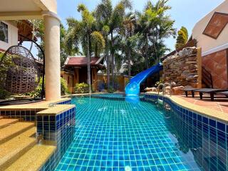 3 Bedrooms House in Chateaudale Thai Bali Villa Jomtien H011603