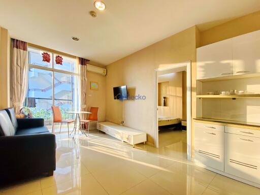 2 Bedrooms Condo in Chokchai Condominium East Pattaya C009091