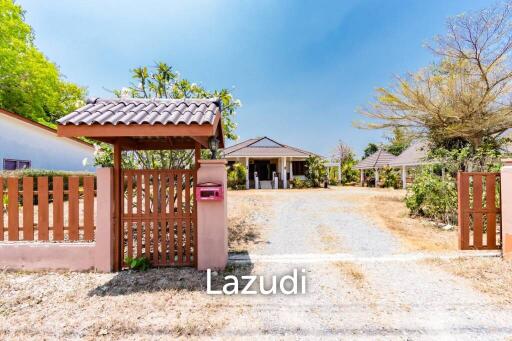 SINGLE VILLA ON BIG LAND PLOT : 3 bed plus additional adjacent land 3 rai