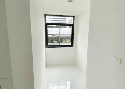 2 Bedroom 1 Bathroom 62 SQ.M Green Point Silom