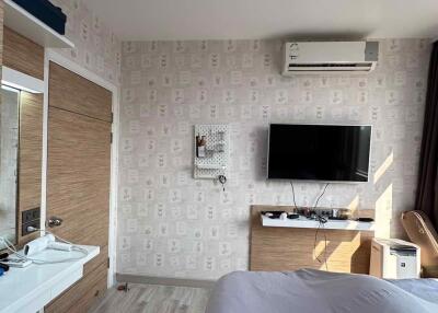 2 bed Condo in Manor Sanambinnam Bang Rak Noi Sub District C020970