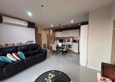 2 bed Condo in Manor Sanambinnam Bang Rak Noi Sub District C020970