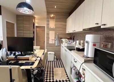 2 bed Condo in Manor Sanambinnam Bang Rak Noi Sub District C020970