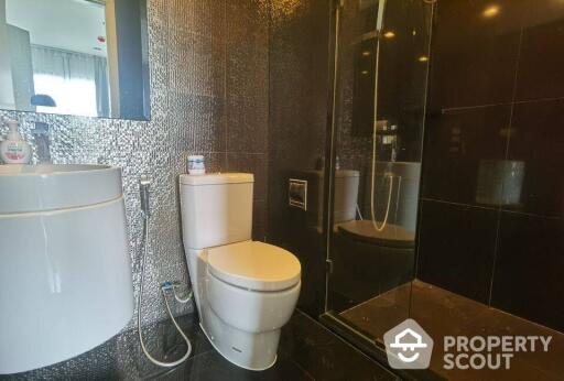 1-BR Condo at Rhythm Sukhumvit 36-38 near BTS Thong Lor