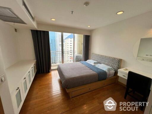 1-BR Condo at Asoke Place near MRT Sukhumvit