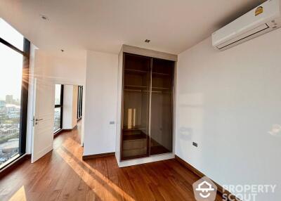 2-BR Penthouse at Altitude Symphony Charoenkrung near BTS Saphan Taksin