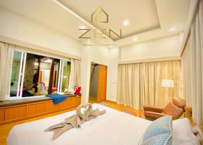 Luxury Pool Villa: 4 Bedrooms in Bang Tao for Rent