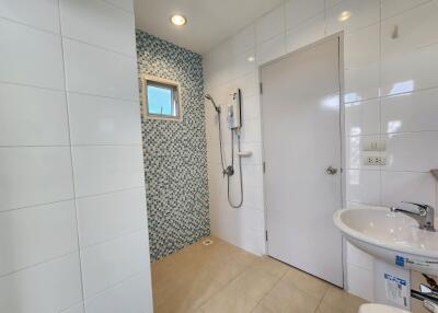 Bright and clean bathroom with modern fixtures